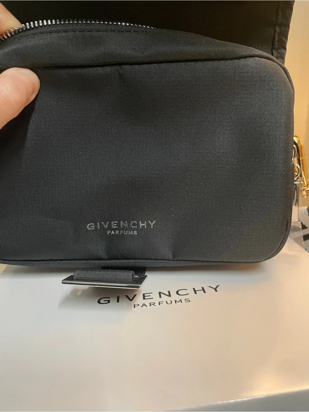 Givenchy - Picture 8 of 9